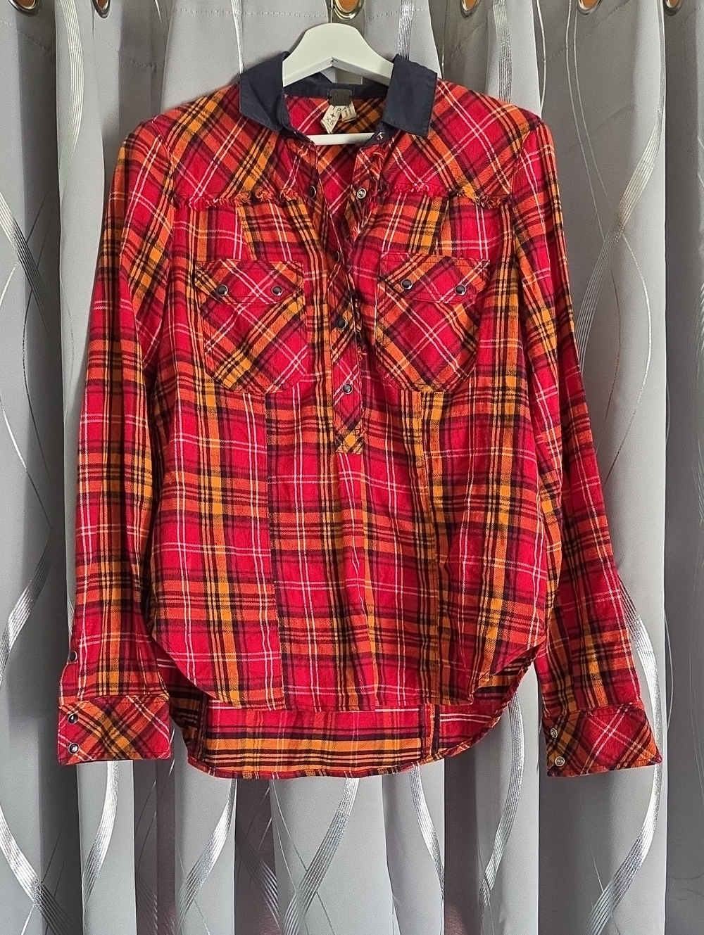 We The Free Red Plaid Button-Front Shirt with Navy Collar XS